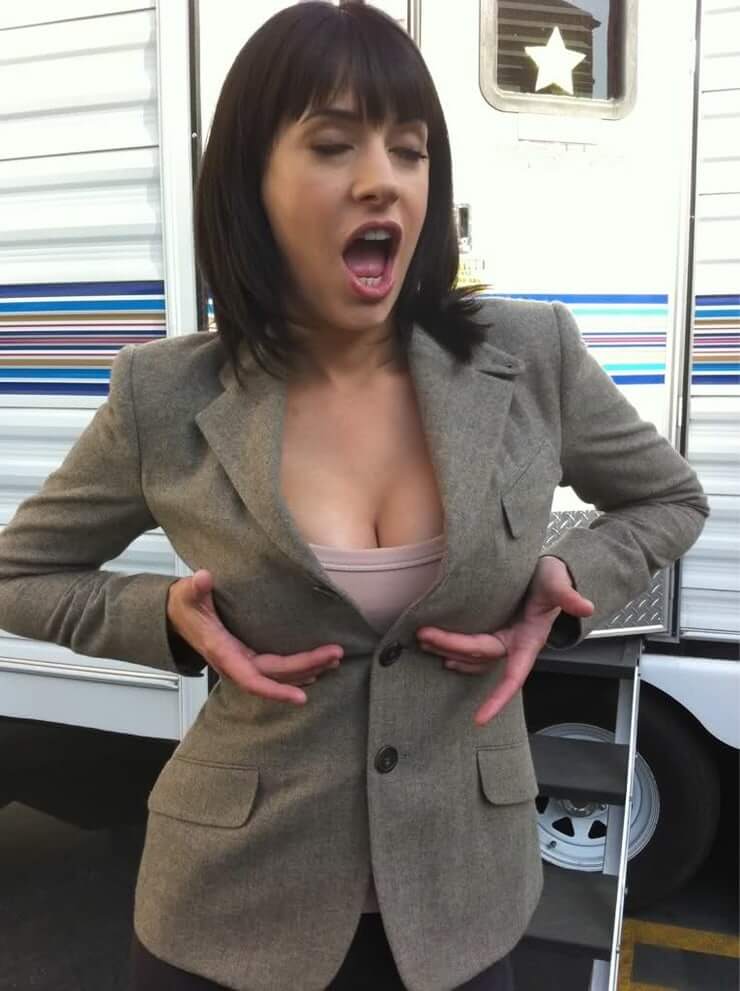 70+ Hot Pictures Of Paget Brewster From Criminal Minds Will Brighten Up Your Day 256