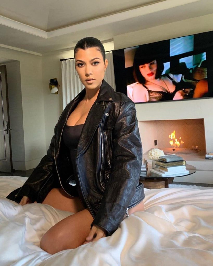 56 Sexy and Hot Kourtney Kardashian Pictures – Bikini, Ass, Boobs 5