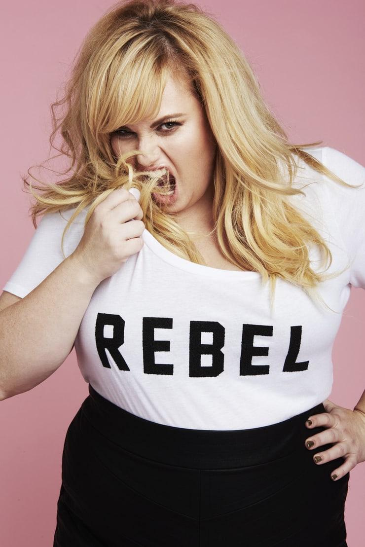 70+ Hot Pictures Of Rebel Wilson Are Seriously Epitome Of Beauty 556