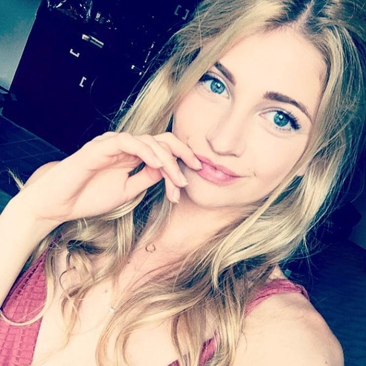 51 Hot Pictures Of Sarah Fisher Are Going To Perk You Up 25