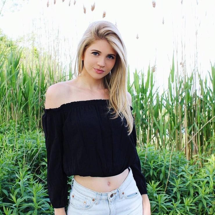 51 Hot Pictures Of Sarah Fisher Are Going To Perk You Up 22