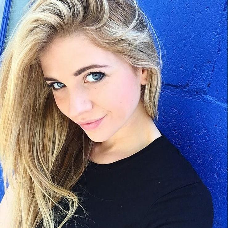 51 Hot Pictures Of Sarah Fisher Are Going To Perk You Up 17