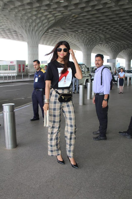Bollywood Actress Shilpa Shetty Spotted At Airport 79