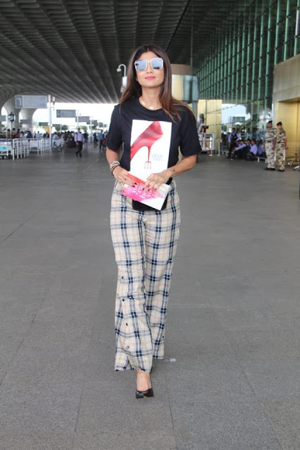 Bollywood Actress Shilpa Shetty Spotted At Airport 6