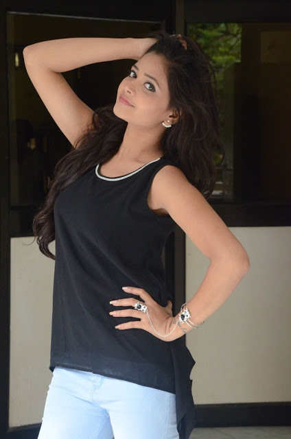 Telugu Hot Actress Shreya Vyas Latest Pics 30