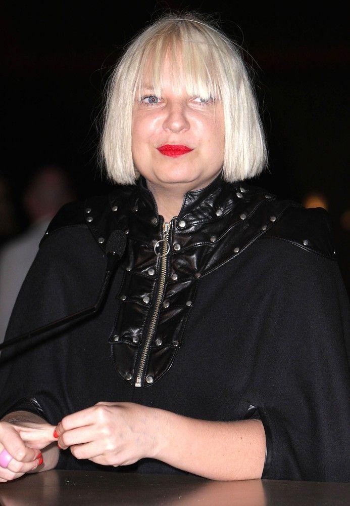 61 Sexy Sia Furler Boobs Pictures Are Simply Excessively Damn Delectable 23