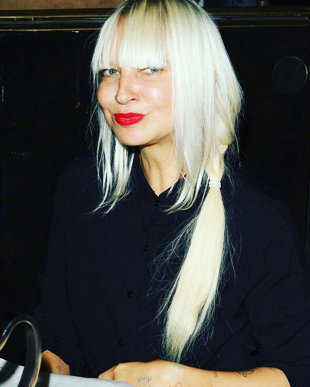 61 Sexy Sia Furler Boobs Pictures Are Simply Excessively Damn Delectable 3