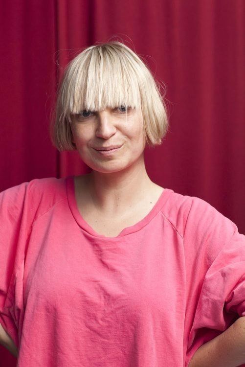 61 Sexy Sia Furler Boobs Pictures Are Simply Excessively Damn Delectable 2