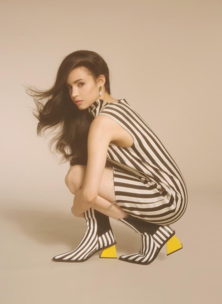 70+ Hot Pictures Of Sofia Carson That Are Sure To Keep You On The Edge Of Your Seat 4