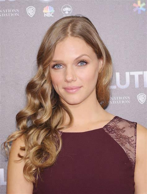 70+ Hot Pictures Of Tracy Spiridakos Are Truly Work Of Art 2