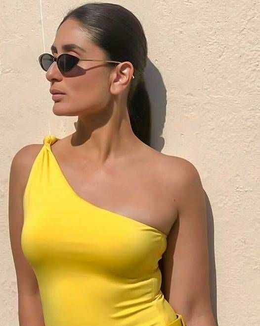 60 Sexy and Hot Kareena Kapoor Pictures – Bikini, Ass, Boobs 122