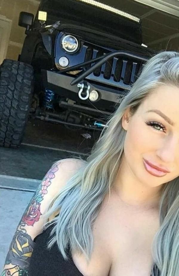 We’ve got 4×4 reasons to love these truck-loving bombshells of the month (35 Photos) 38