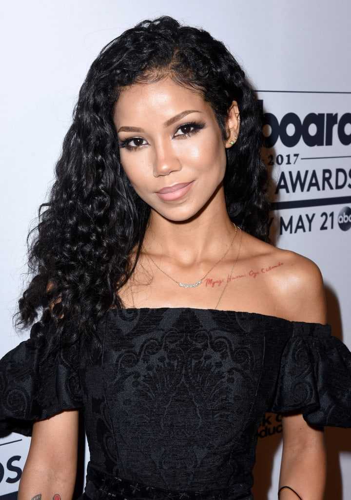 47 Sexy and Hot Jhene Aiko Pictures – Bikini, Ass, Boobs 29