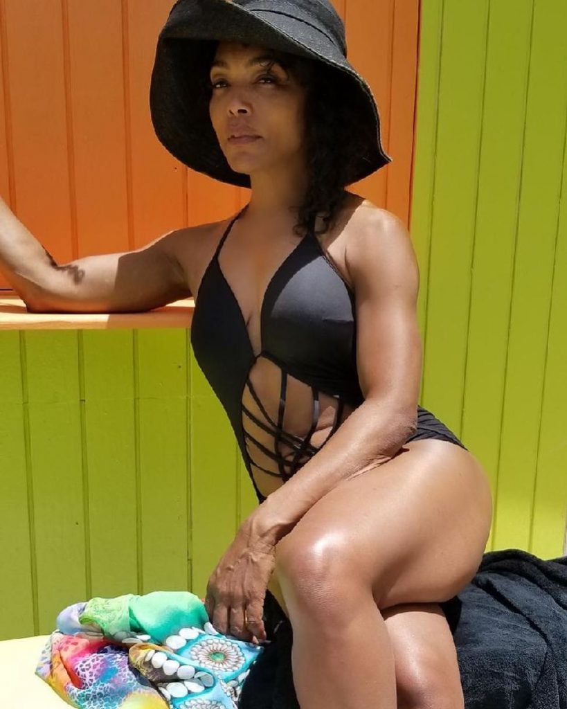 45 Sexy and Hot Angela Bassett Pictures – Bikini, Ass, Boobs 267