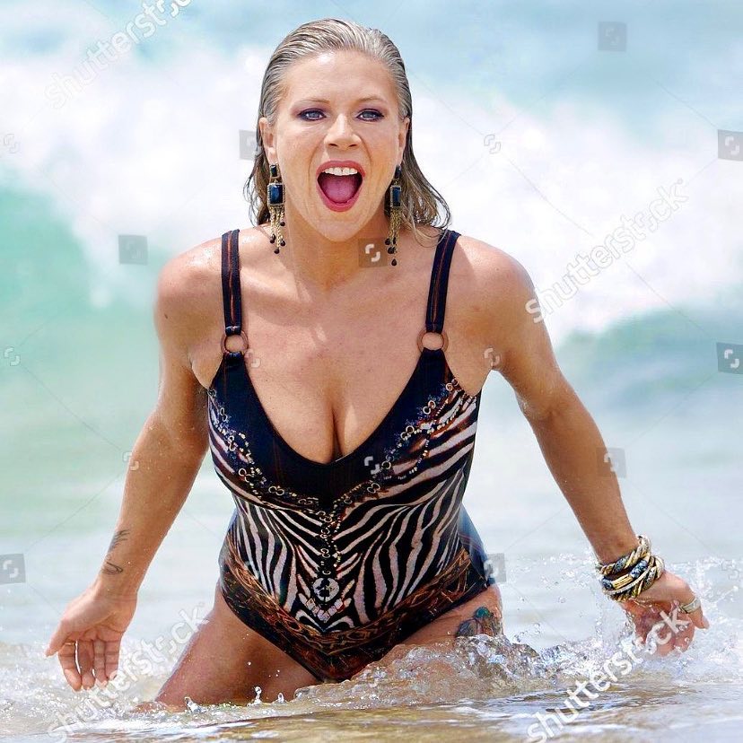 60 Sexy and Hot Samantha Fox Pictures – Bikini, Ass, Boobs 60