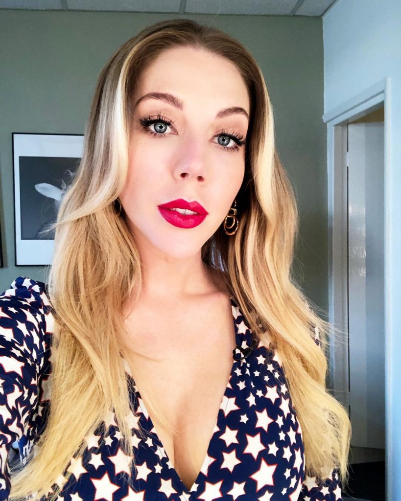 41 Sexy and Hot Katherine Ryan Pictures – Bikini, Ass, Boobs 360