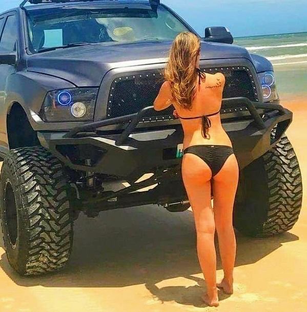 We’ve got 4×4 reasons to love these truck-loving bombshells of the month (35 Photos) 32
