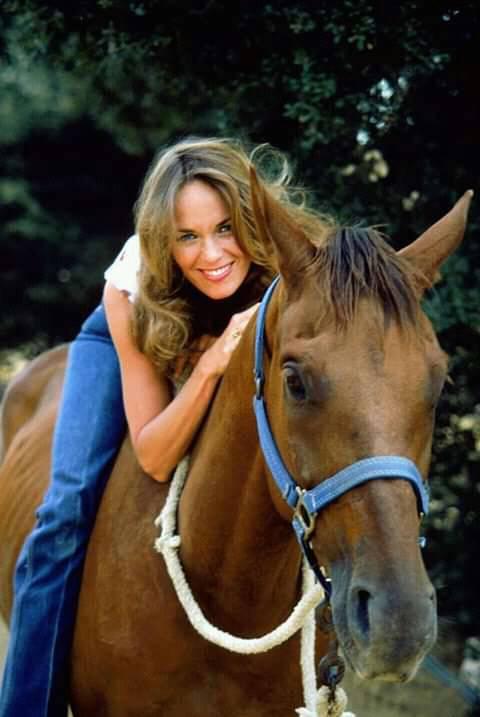 60 Sexy and Hot Catherine Bach Pictures – Bikini, Ass, Boobs 33