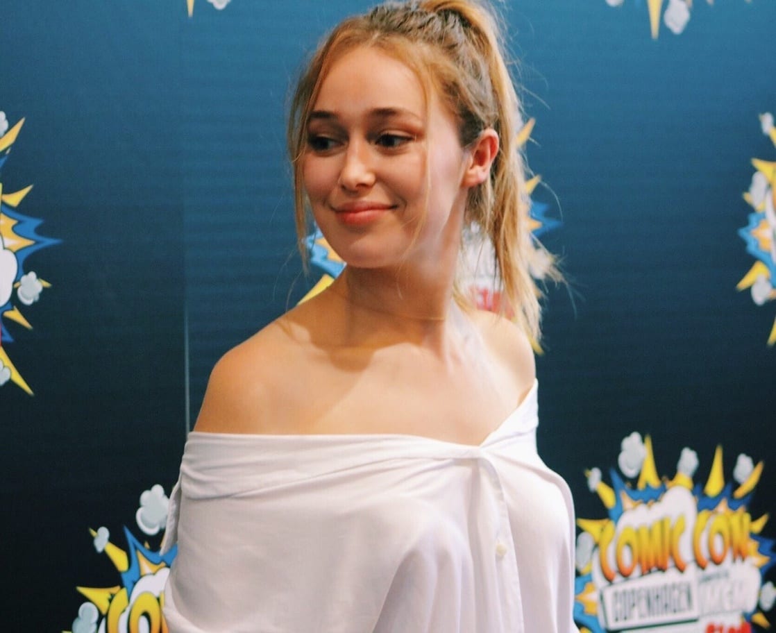 60+ Sexy Alycia Debnam-Carey Boobs Pictures Would Make You Want Her Right Now 3