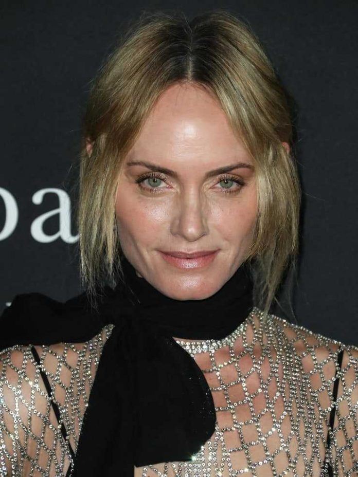 49 Amber Valletta Nude Pictures That Are Sure To Put Her Under The Spotlight 30