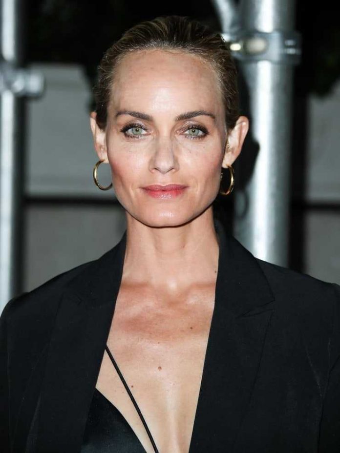 49 Amber Valletta Nude Pictures That Are Sure To Put Her Under The Spotlight 26