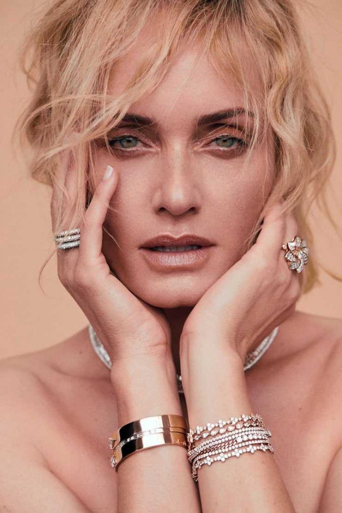 49 Amber Valletta Nude Pictures That Are Sure To Put Her Under The Spotlight 19