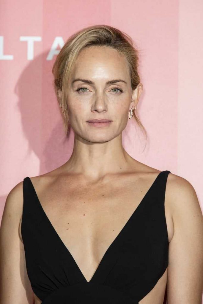 49 Amber Valletta Nude Pictures That Are Sure To Put Her Under The Spotlight 7
