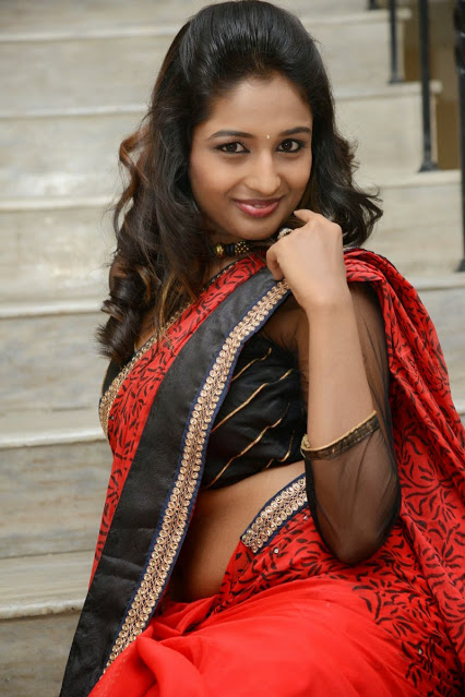 Telugu Actress Amitha Rao Pics In Saree 6