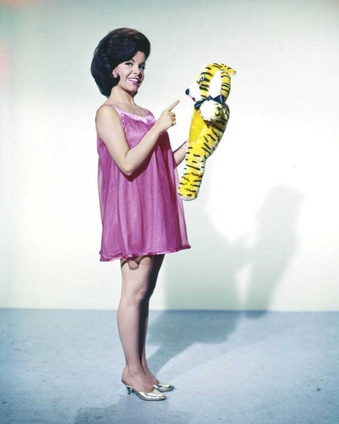 52 Annette Funicello Nude Pictures Show Off Her Dashing Diva Like Looks 28