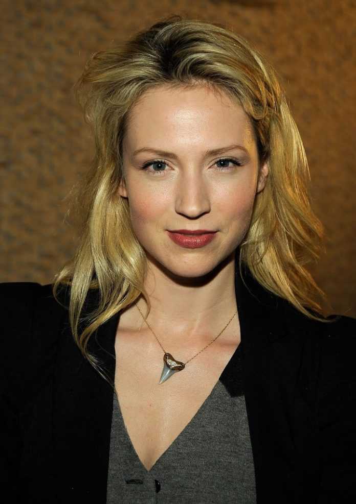 45 Sexy and Hot Beth Riesgraf Pictures – Bikini, Ass, Boobs 76