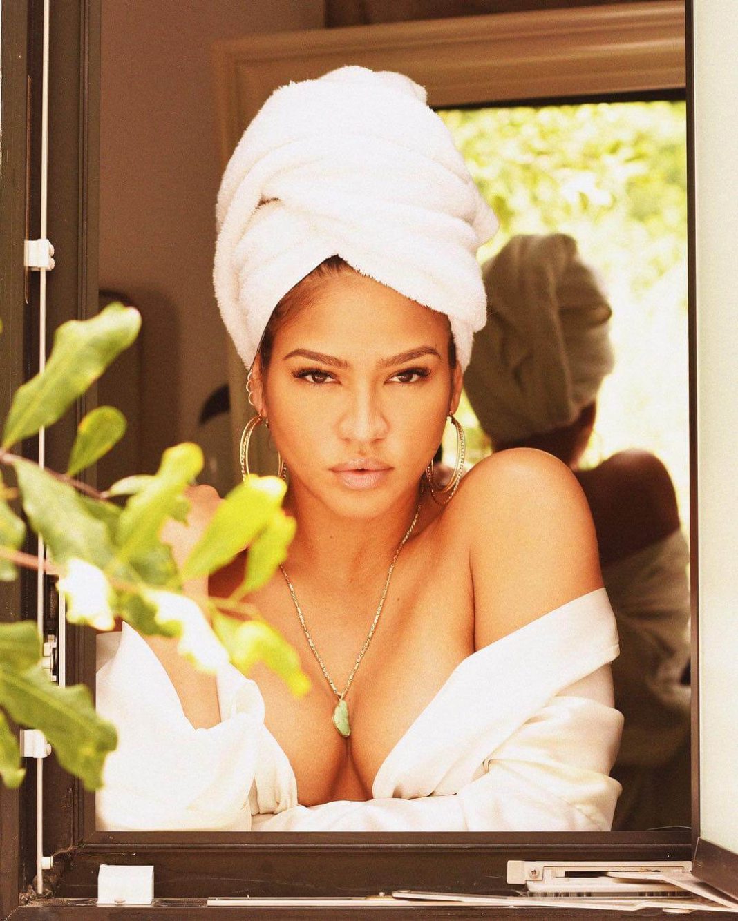 52 Cassie Nude Pictures Show Off Her Dashing Diva Like Looks 81