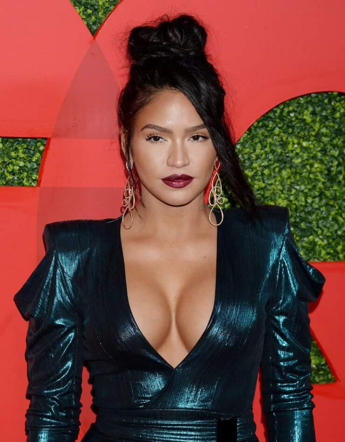 52 Cassie Nude Pictures Show Off Her Dashing Diva Like Looks 64
