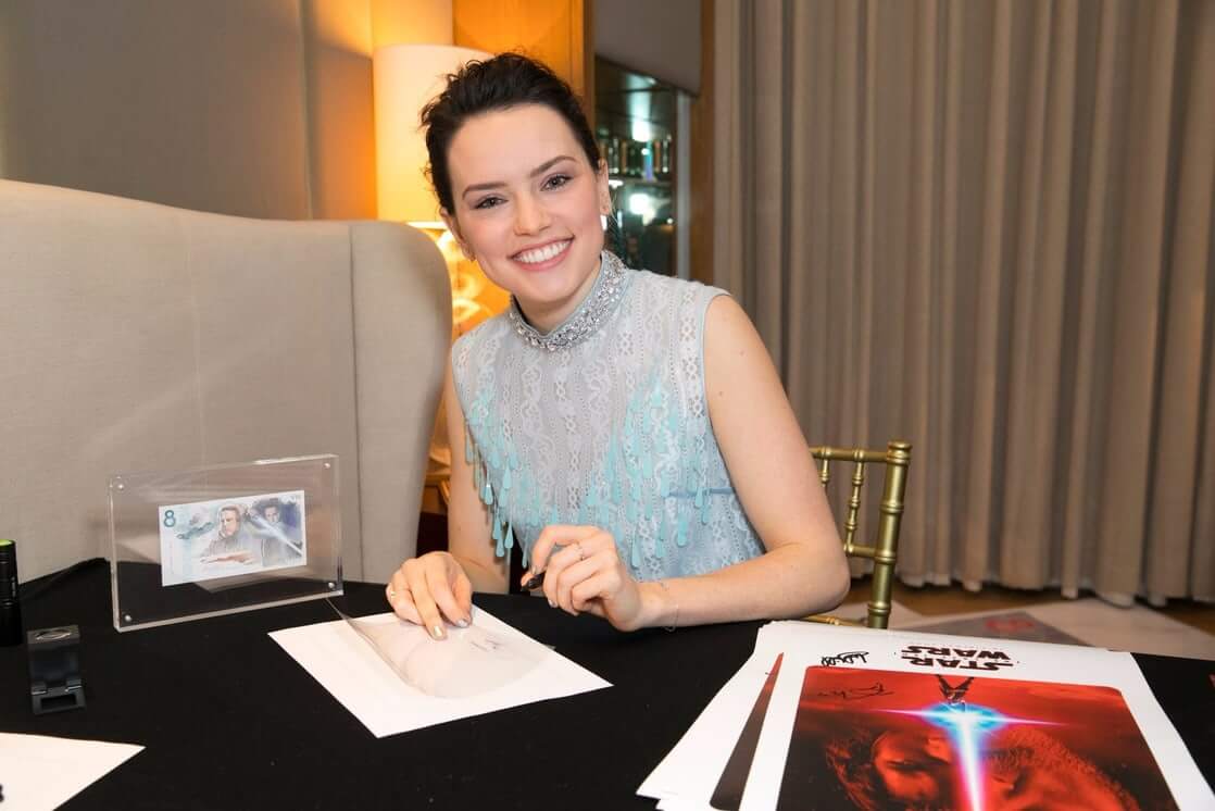 Daisy Ridley lovely photos (3)