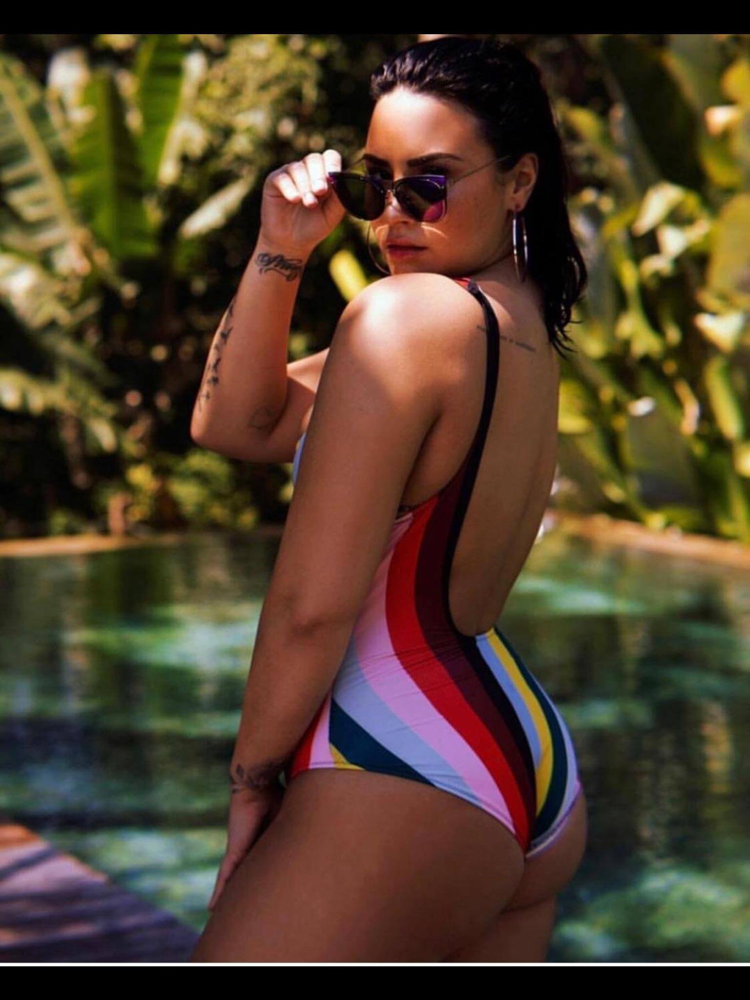 Demi Lovato butt