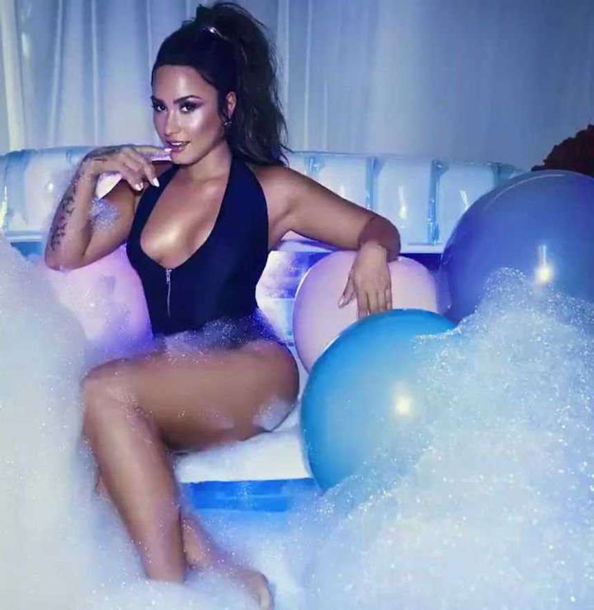 Demi-Lovato_-Sorry-Not-Sorry-Photoshoot-2017--03