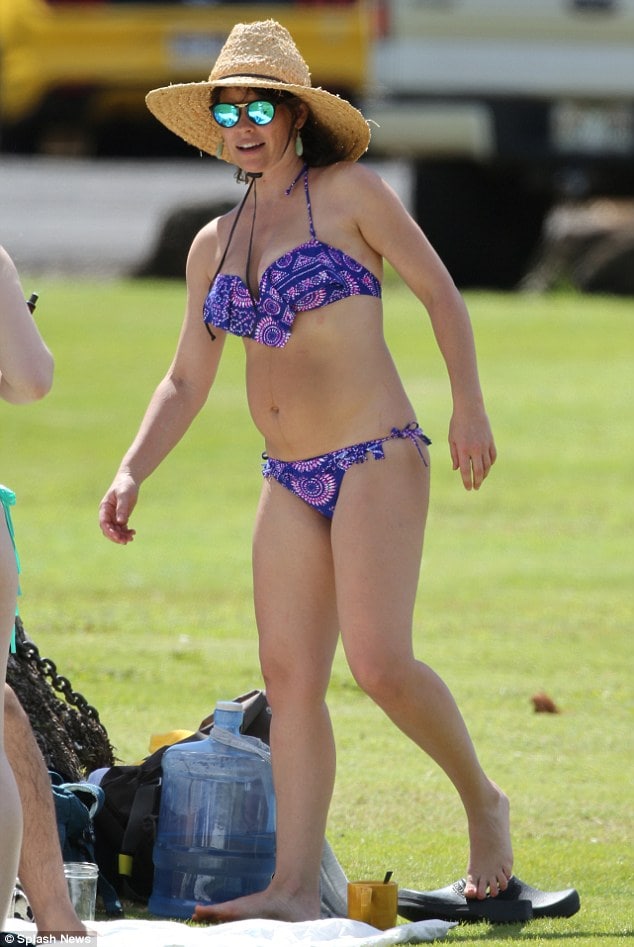 Evangeline Lilly blue bikini (2)
