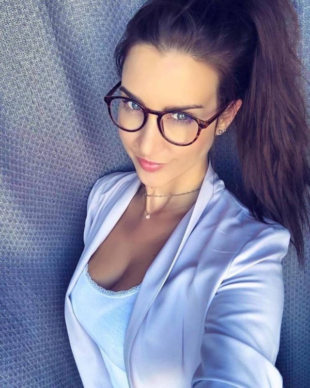 52 Sexy Girls In Glasses 31