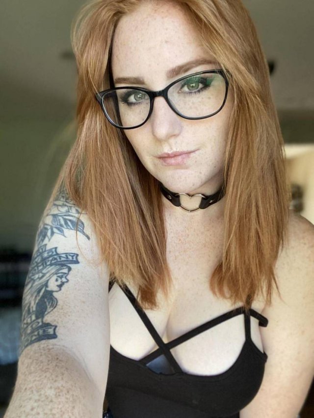 52 Sexy Girls In Glasses 50