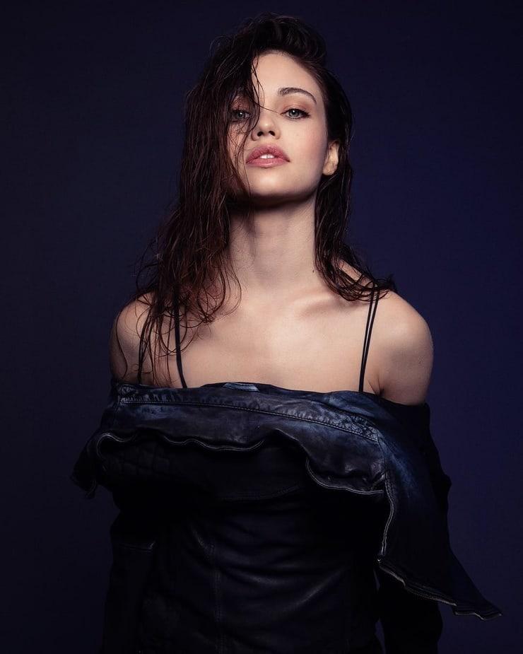 49 India Eisley Nude Pictures Can Make You Submit To Her Glitzy Looks 35