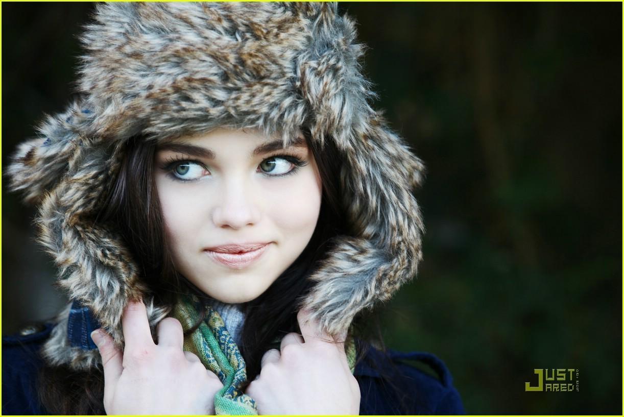 49 India Eisley Nude Pictures Can Make You Submit To Her Glitzy Looks 15