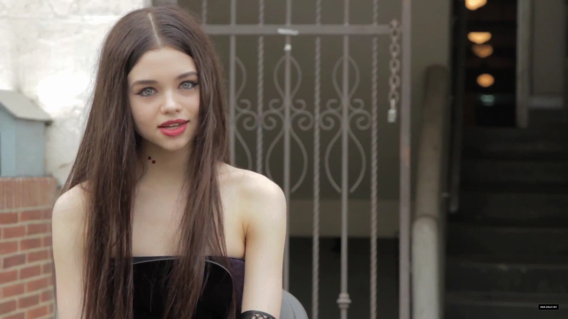 49 India Eisley Nude Pictures Can Make You Submit To Her Glitzy Looks 13