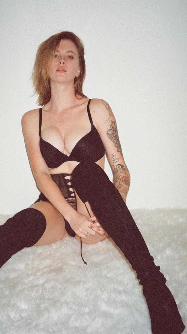50 Ireland Baldwin Nude Pictures Brings Together Style, Sassiness And Sexiness 356