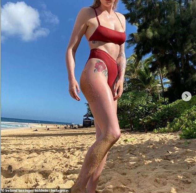 50 Ireland Baldwin Nude Pictures Brings Together Style, Sassiness And Sexiness 368
