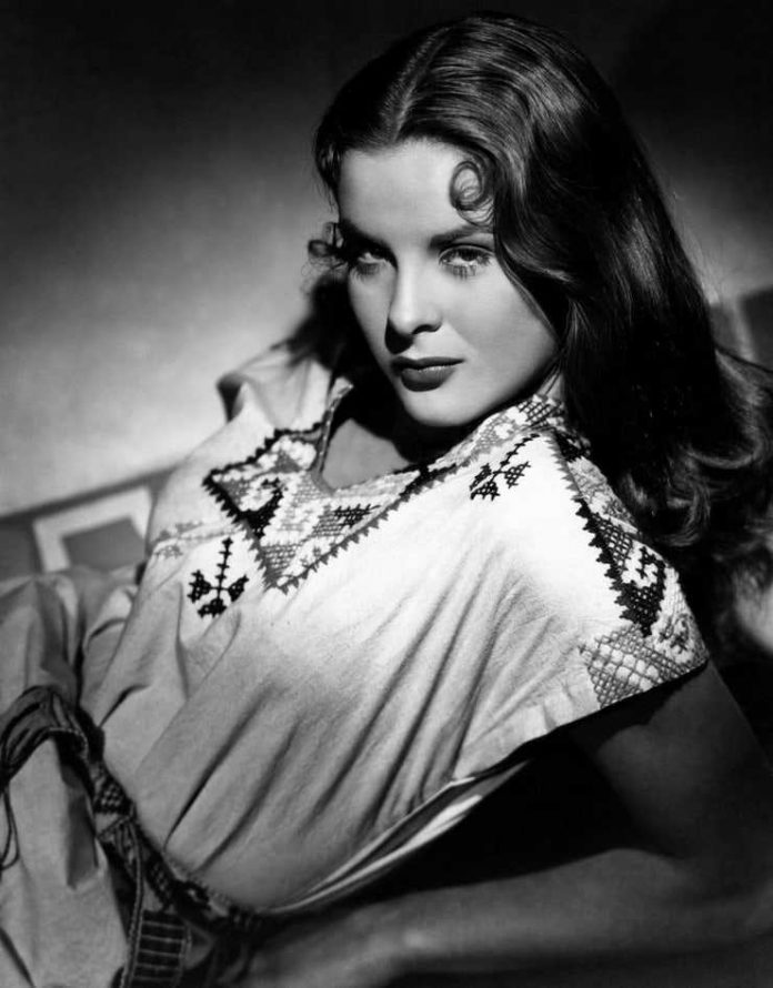 49 Jean Peters Nude Pictures Display Her As A Skilled Performer 31