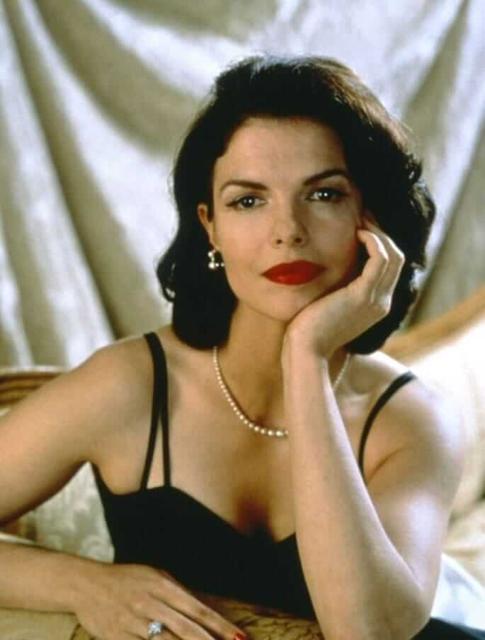 40 Sexy and Hot Jeanne Tripplehorn Pictures – Bikini, Ass, Boobs 60