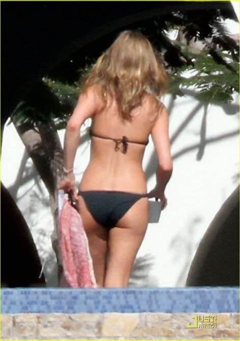 Jennifer Aniston hot ass pics