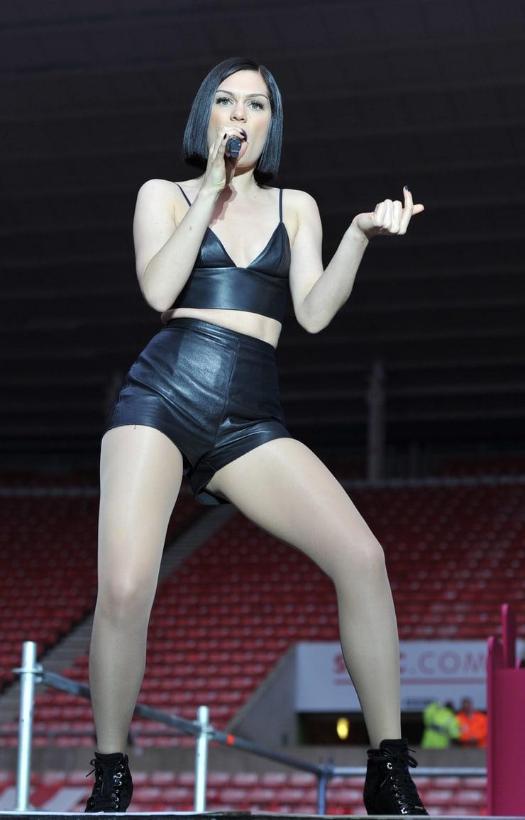 49 Jessie J Nude Pictures Brings Together Style, Sassiness And Sexiness 14