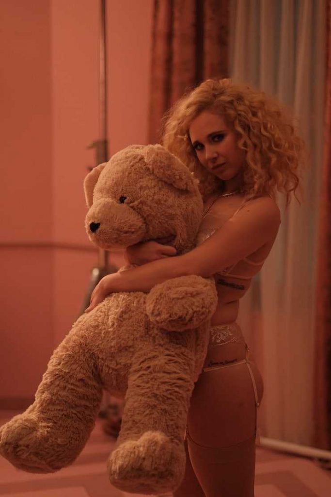 44 Sexy and Hot Juno Temple Pictures – Bikini, Ass, Boobs 18