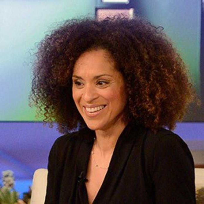 40 Karyn Parsons Nude Pictures Flaunt Her Diva Like Looks 50