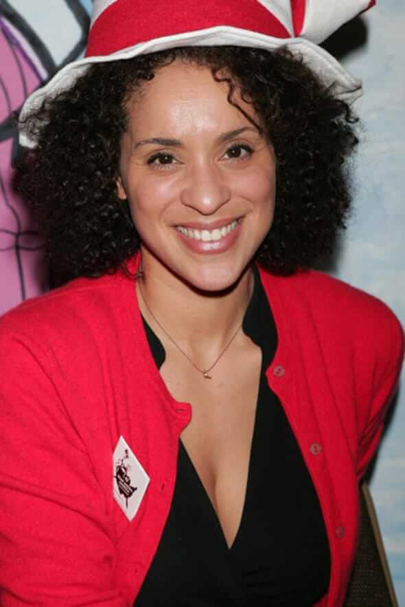 40 Karyn Parsons Nude Pictures Flaunt Her Diva Like Looks 15